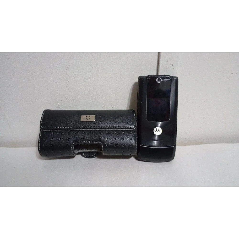 Motorola W490 T-Mobile 3G Flip Phone W/ Case No Charger Untested